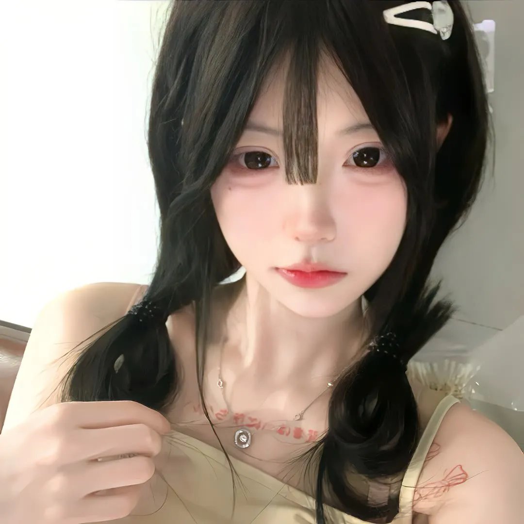 巨型女的袭击(原声版)